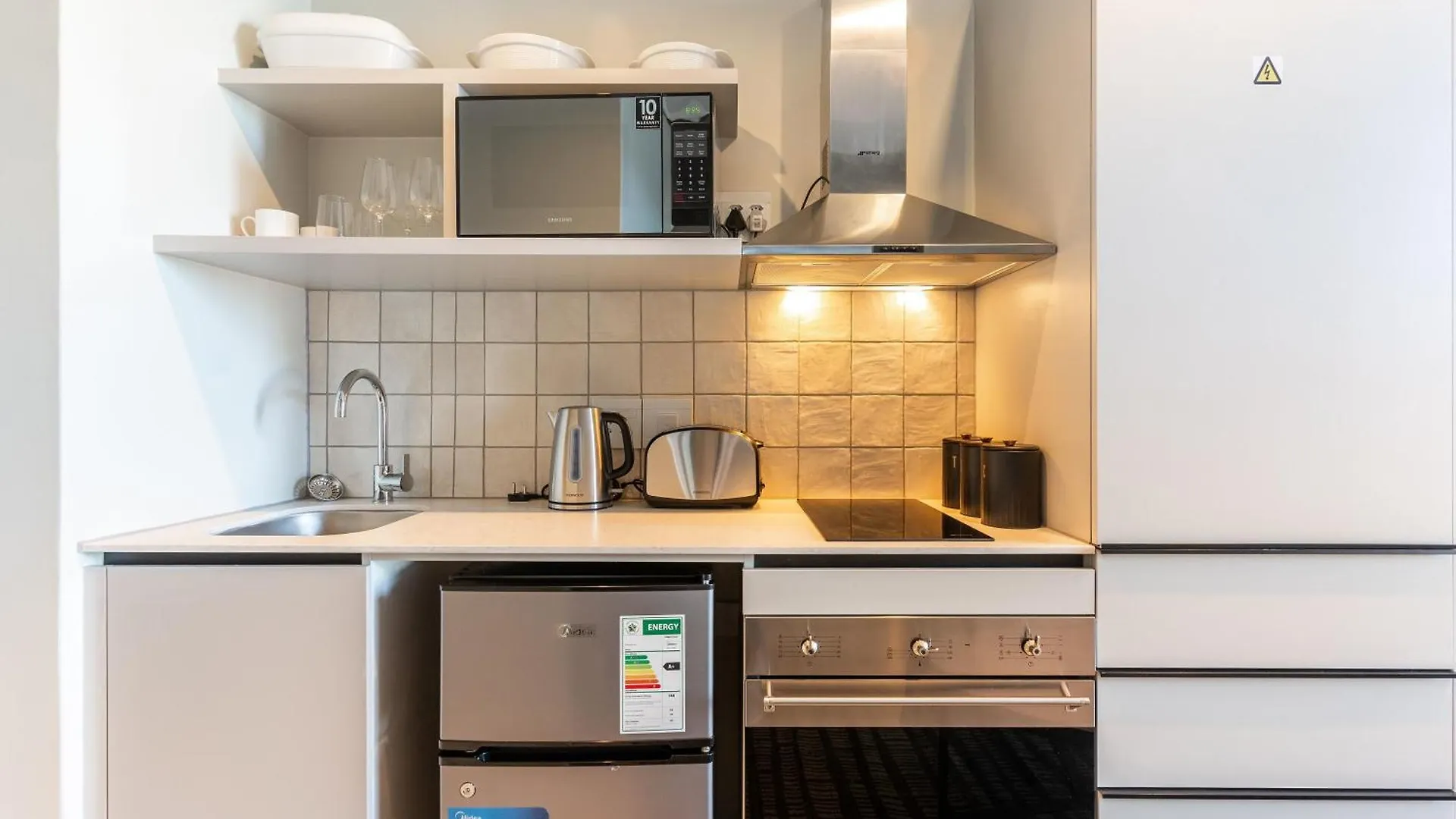 The Rose 710: Top Floor City Aprt With Balcony Cape Town South Africa