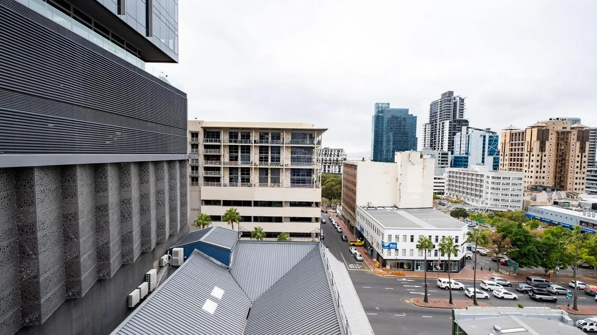 Apartment The Rose 710: Top Floor City Aprt With Balcony Cape Town