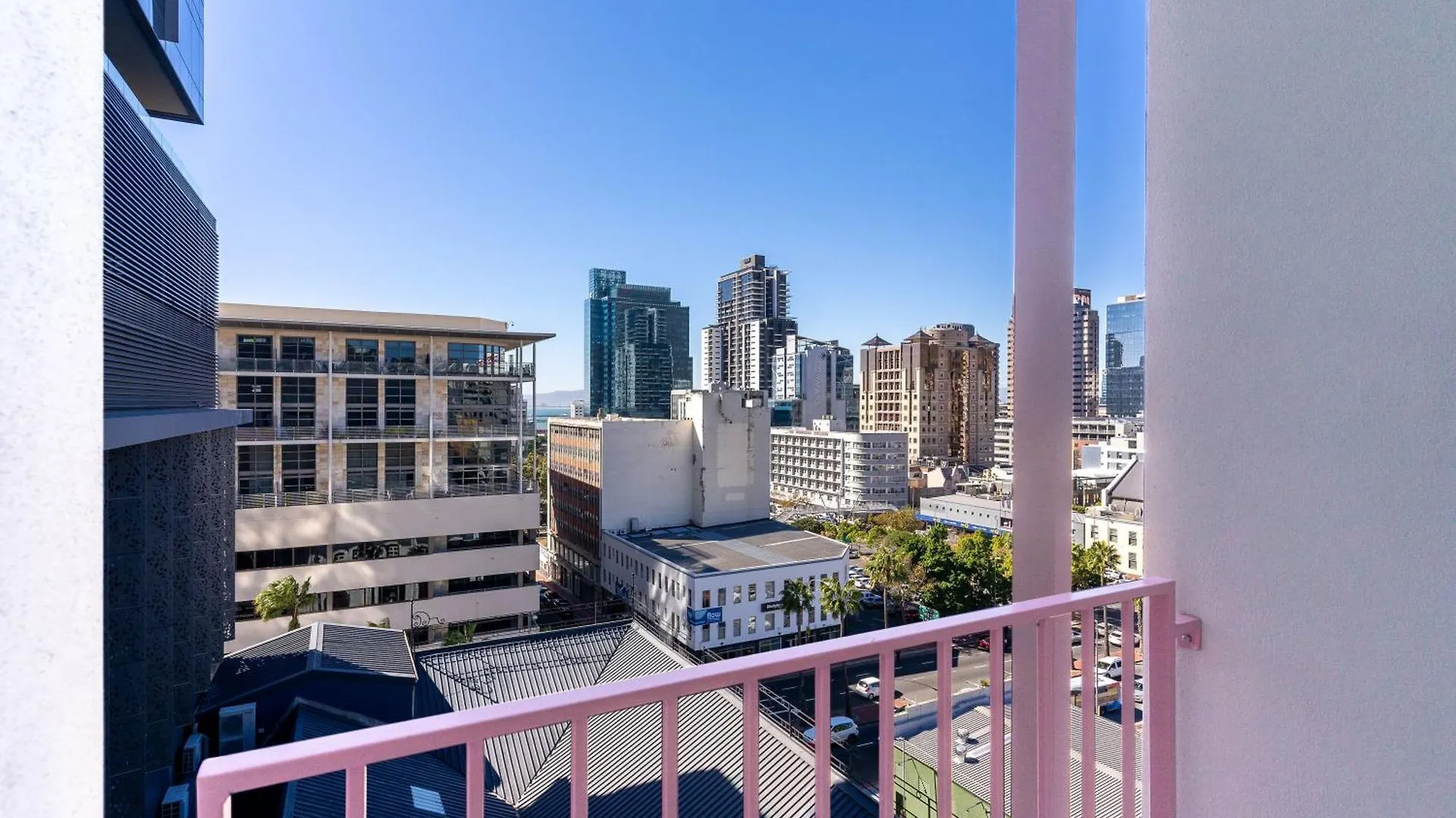 The Rose 710: Top Floor City Aprt With Balcony Cape Town South Africa