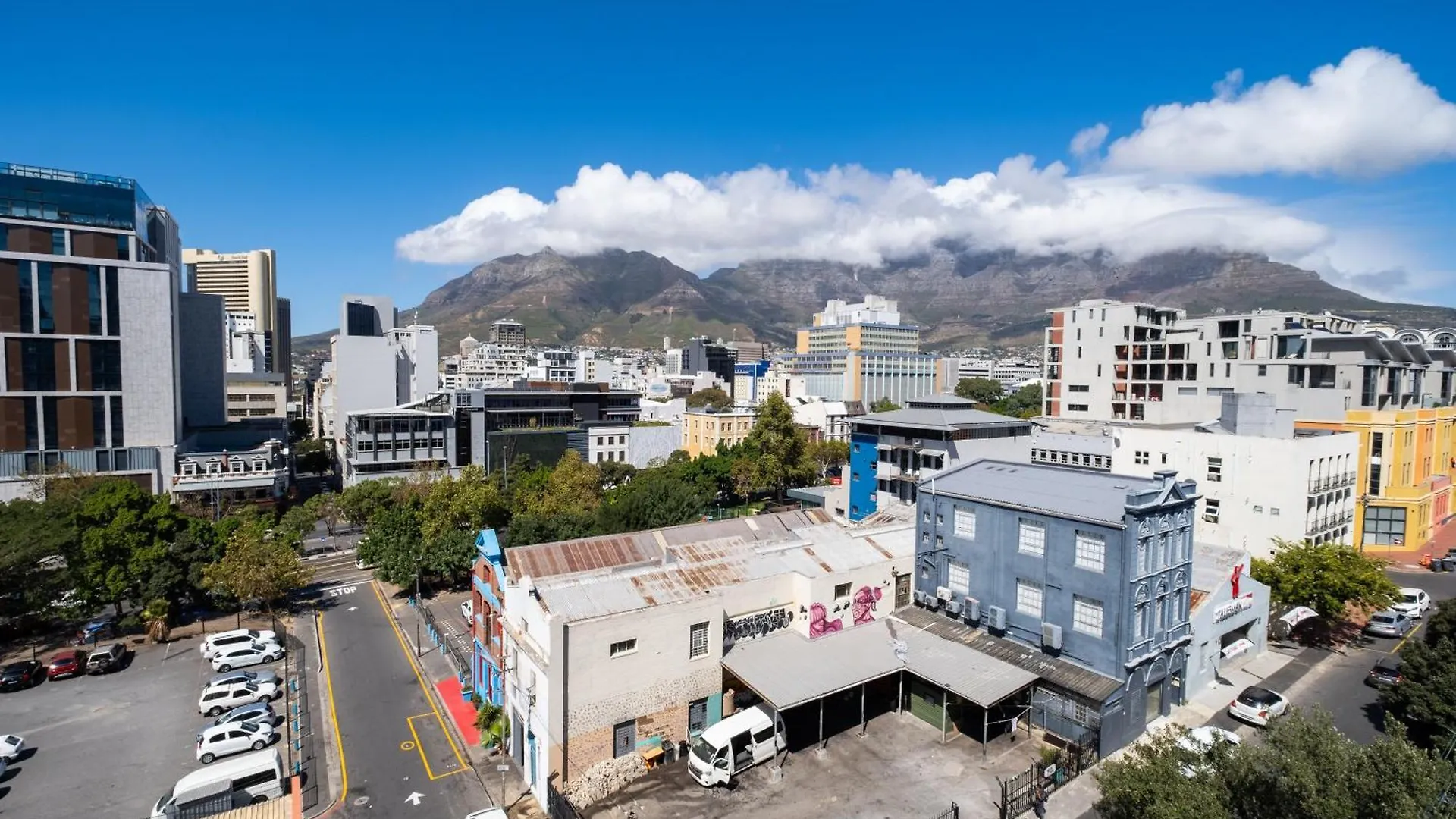 The Rose 710: Top Floor City Aprt With Balcony Cape Town Apartment