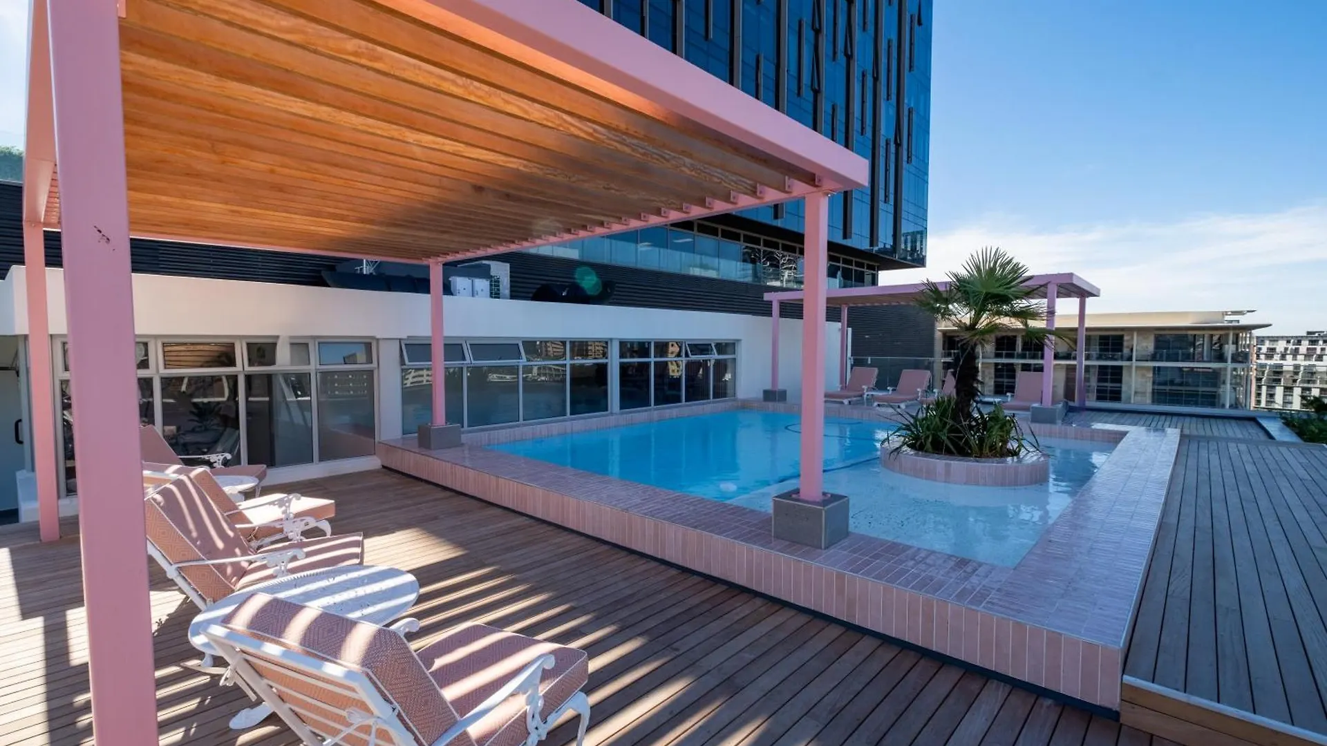 Apartment The Rose 710: Top Floor City Aprt With Balcony Cape Town South Africa